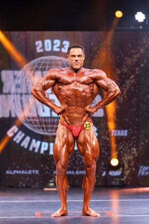 Bodybuilding - Front Lat Spread