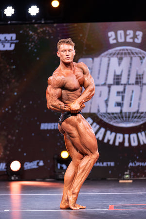 Classic Physique - Side Chest